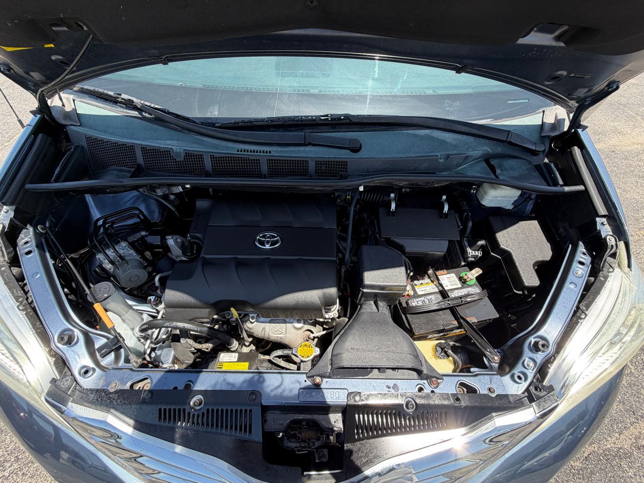 Toyota Sienna LE FWD 8-Passenger V6 2014