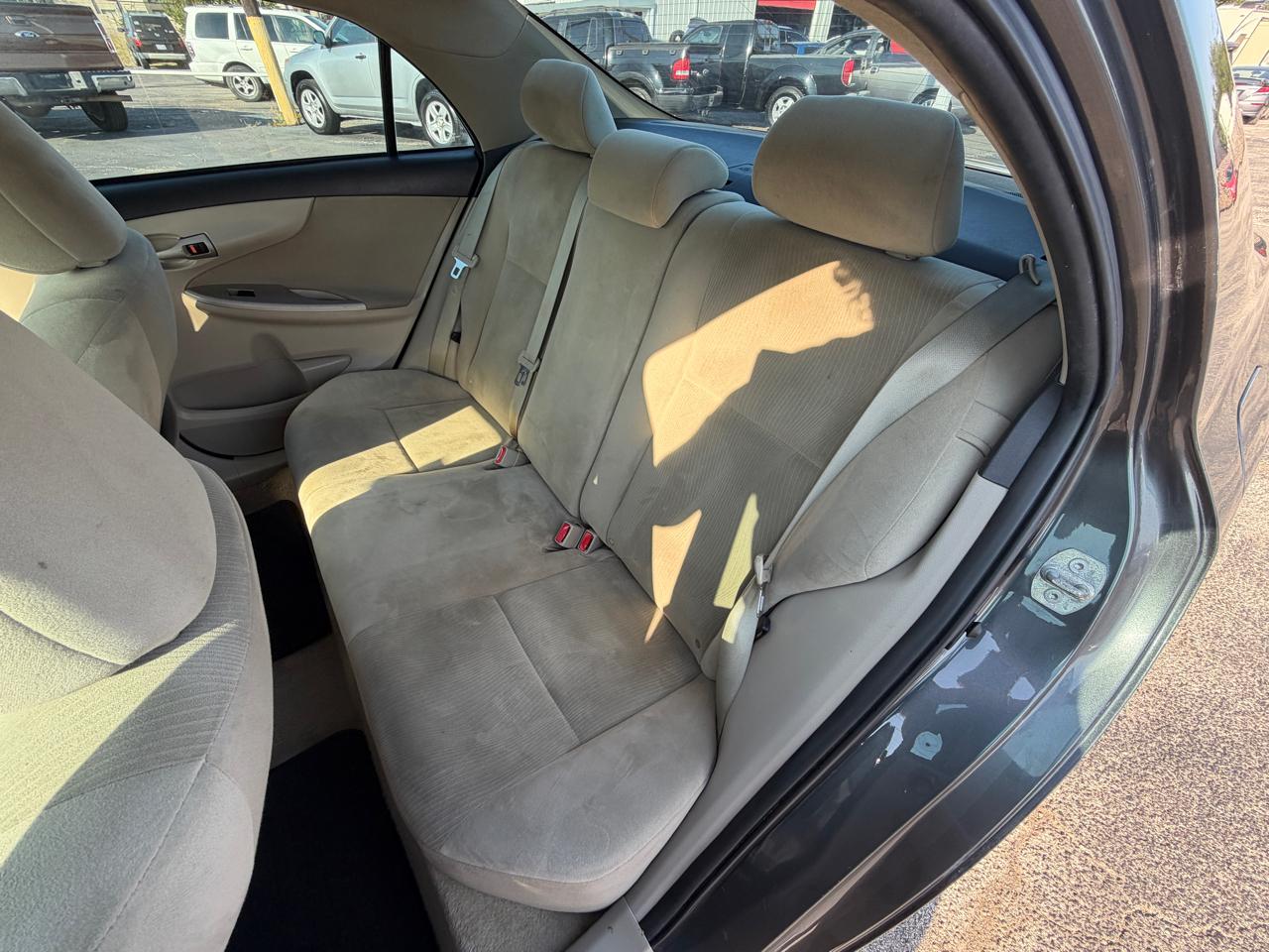 Toyota Corolla LE 2013