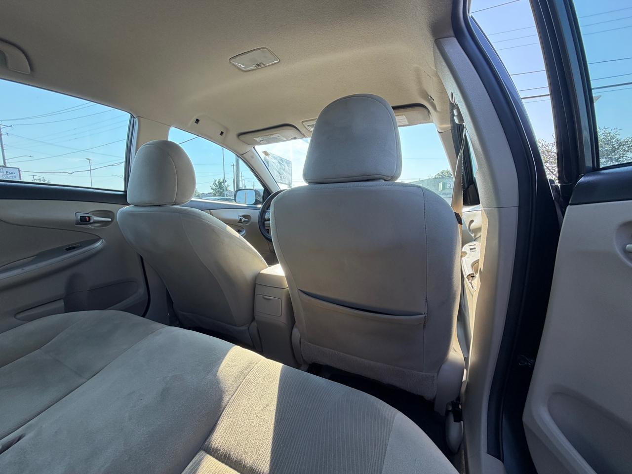 Toyota Corolla LE 2013