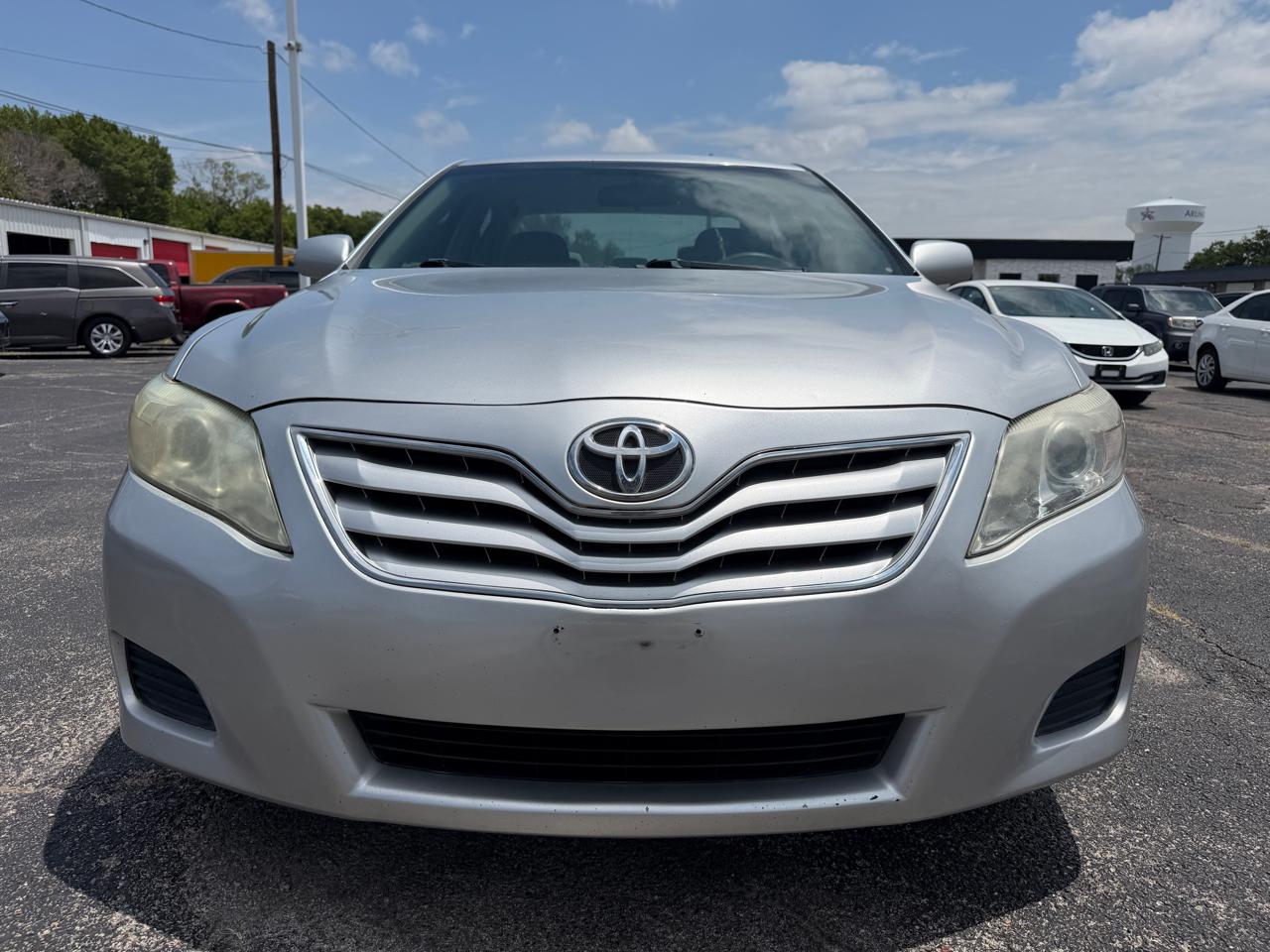 Toyota Camry Base 6-Spd AT 2011