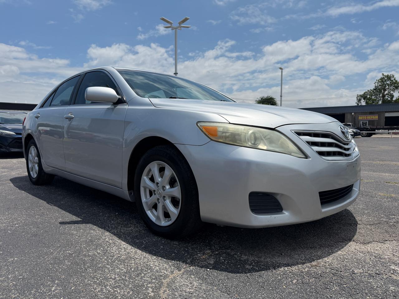 Toyota Camry Base 6-Spd AT 2011