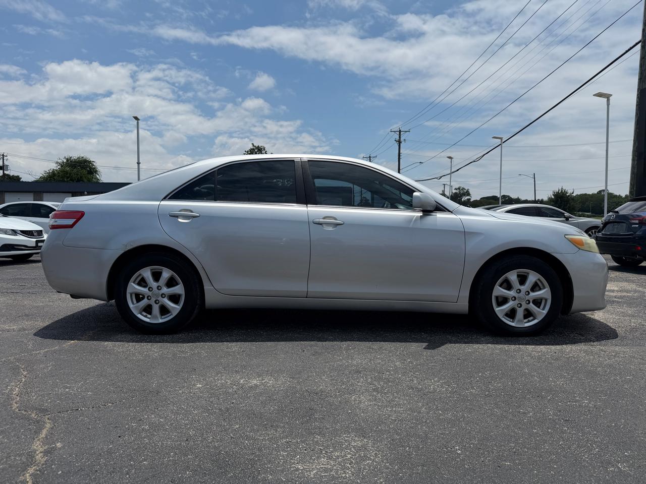 Toyota Camry Base 6-Spd AT 2011