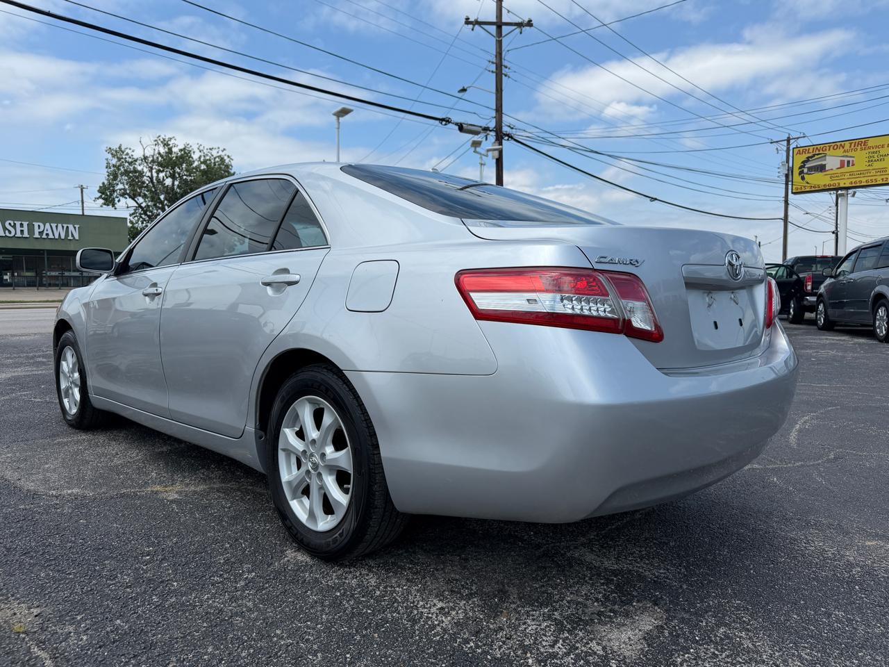 Toyota Camry Base 6-Spd AT 2011