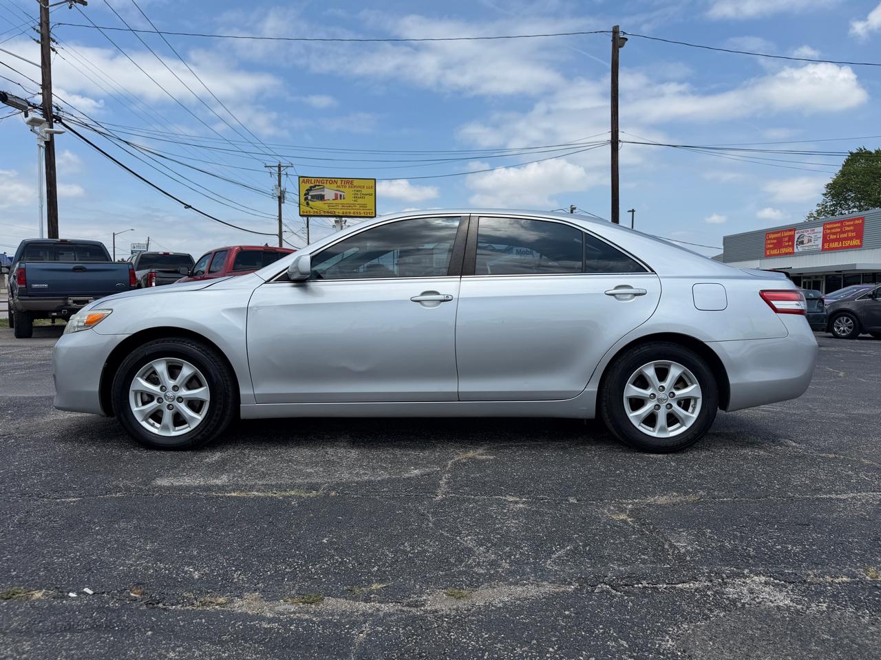 Toyota Camry Base 6-Spd AT 2011