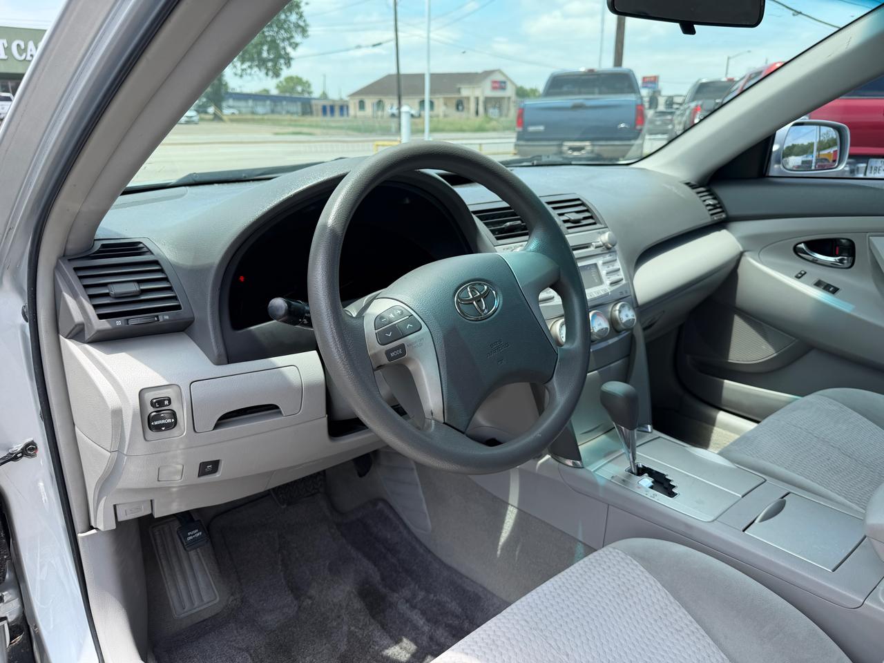 Toyota Camry Base 6-Spd AT 2011