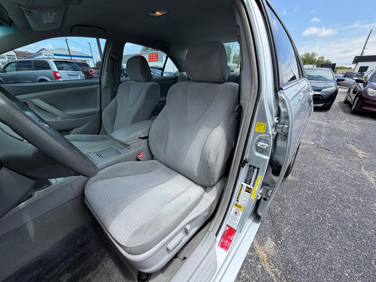 Toyota Camry Base 6-Spd AT 2011
