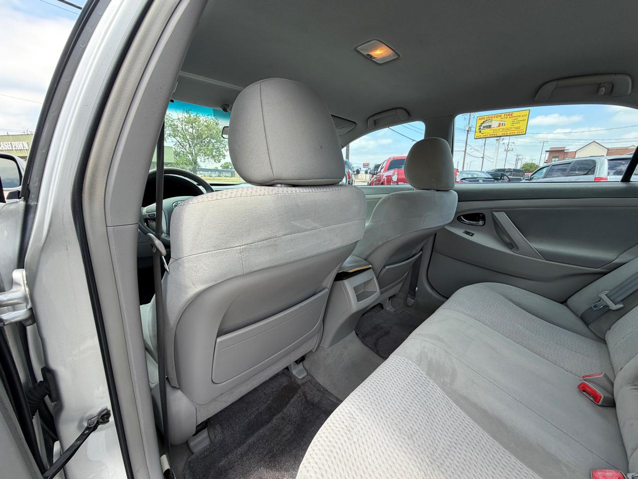 Toyota Camry Base 6-Spd AT 2011