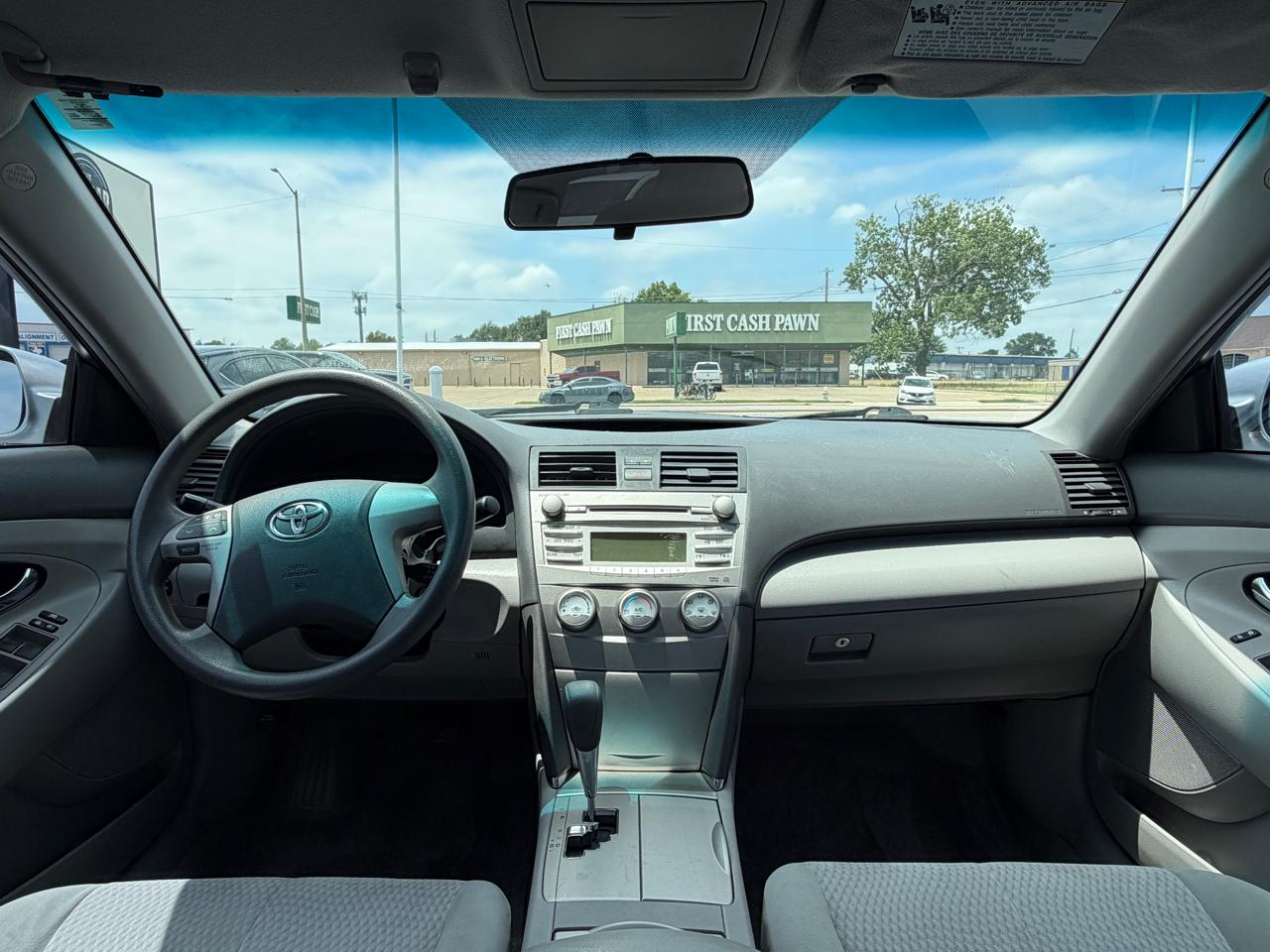 Toyota Camry Base 6-Spd AT 2011