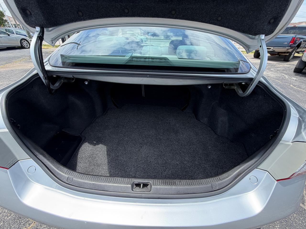 Toyota Camry Base 6-Spd AT 2011