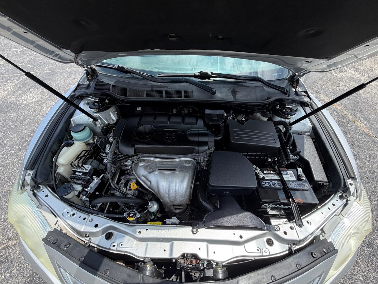 Toyota Camry Base 6-Spd AT 2011