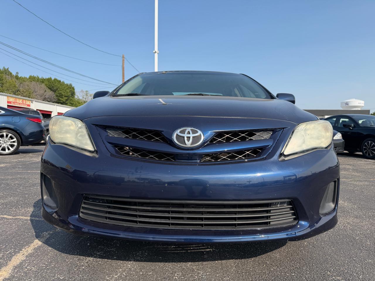 Toyota Corolla LE 4-Speed AT 2012