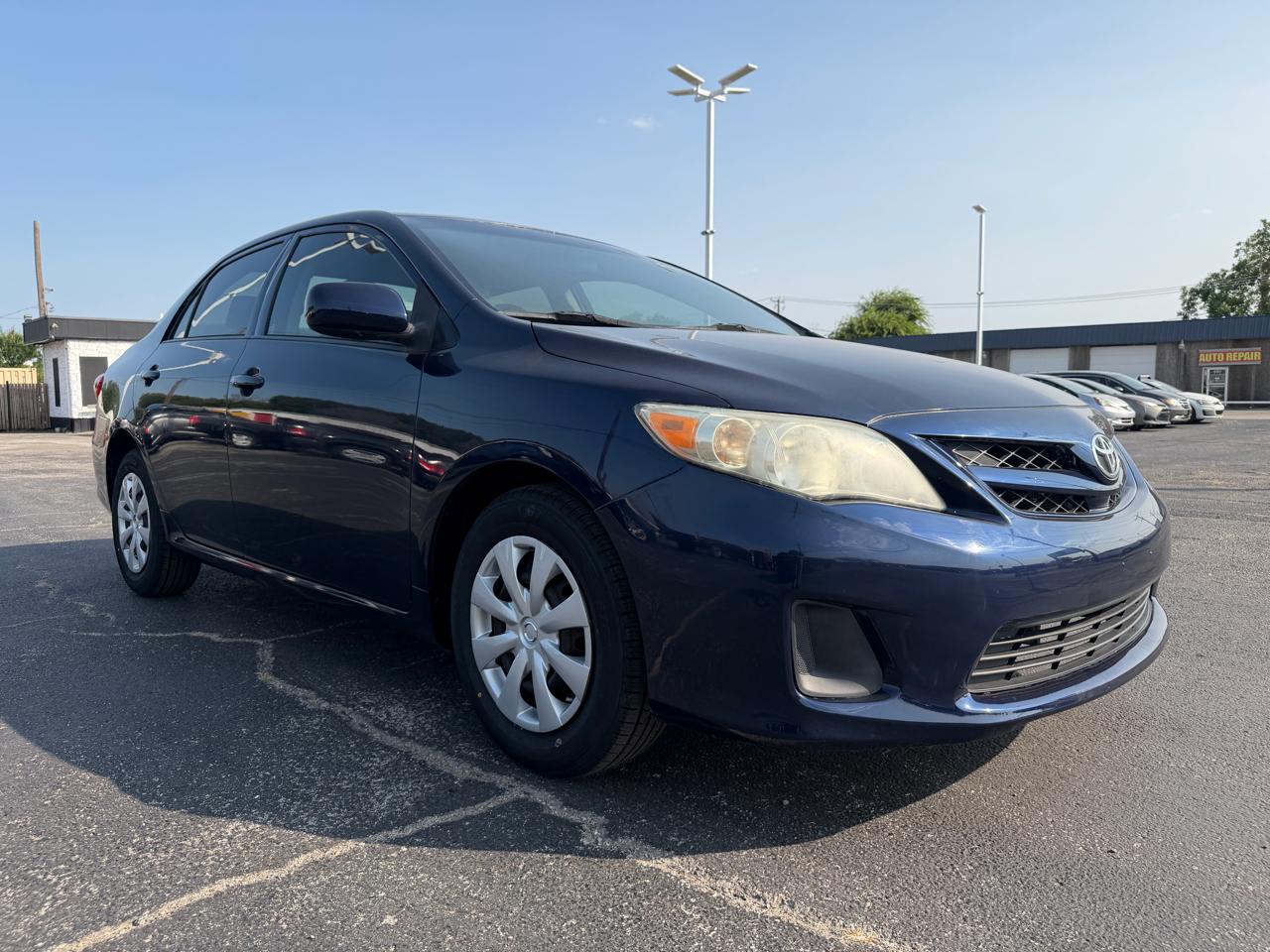 Toyota Corolla LE 4-Speed AT 2012