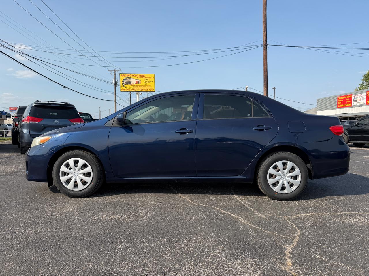 Toyota Corolla LE 4-Speed AT 2012