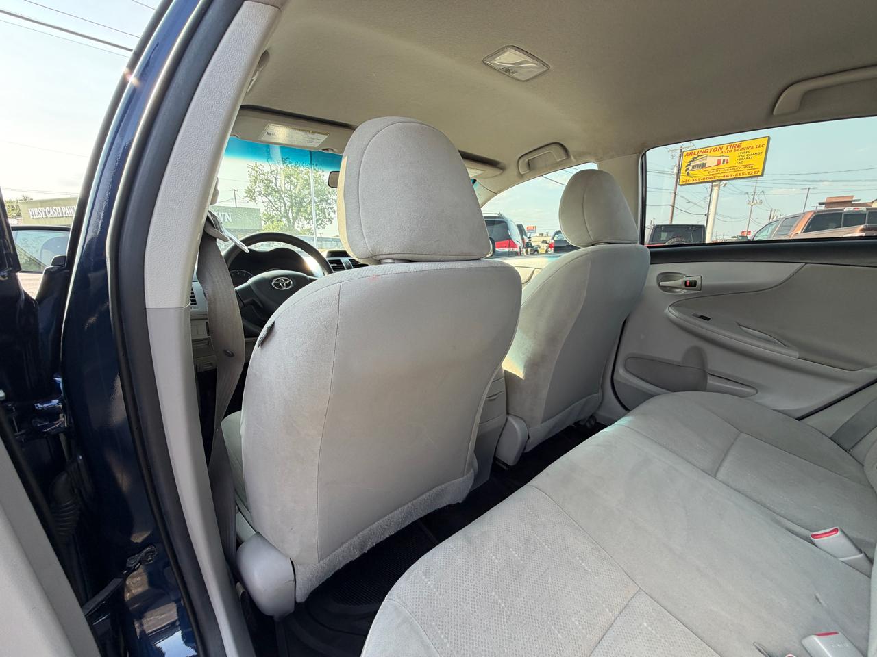 Toyota Corolla LE 4-Speed AT 2012