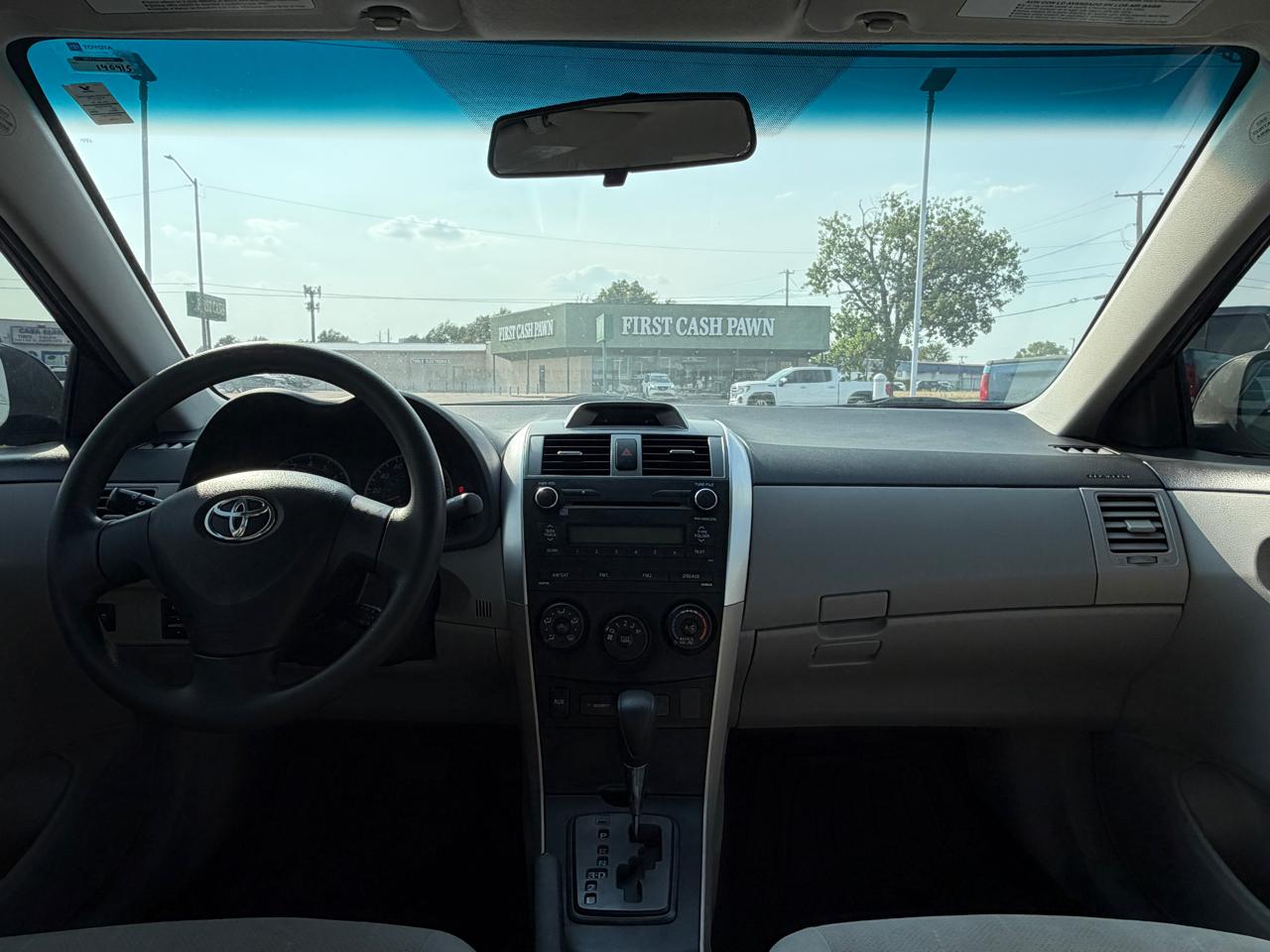 Toyota Corolla LE 4-Speed AT 2012