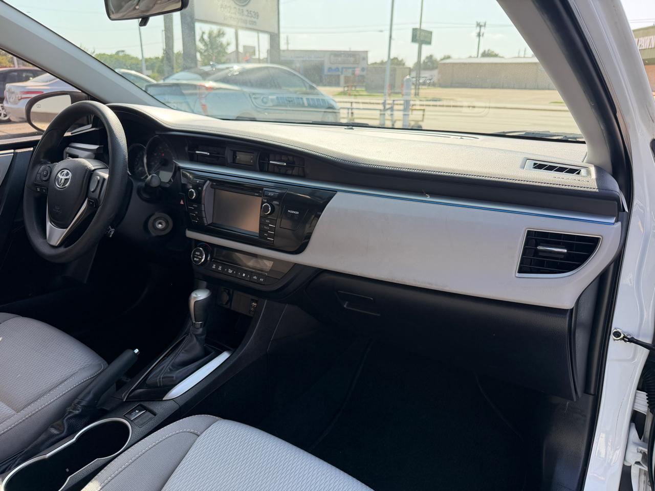 Toyota Corolla LE CVT 2015