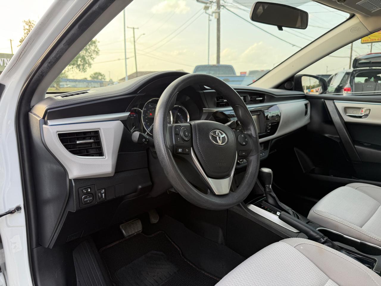 Toyota Corolla LE 2015