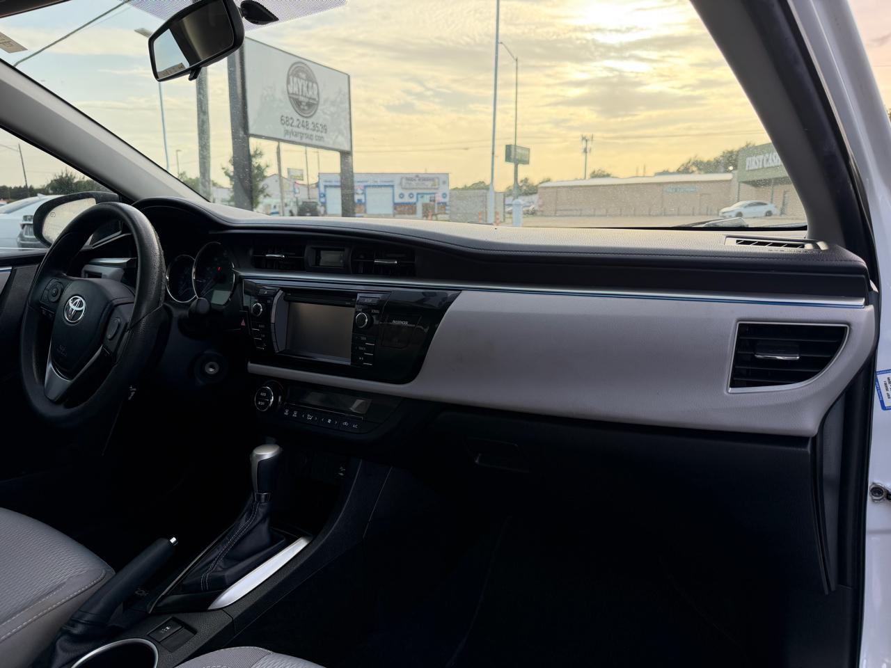 Toyota Corolla LE 2015
