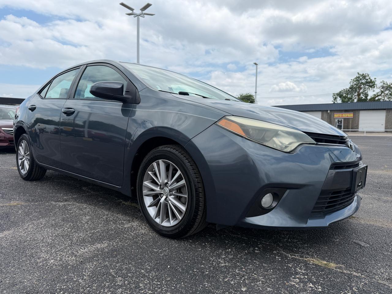 Toyota Corolla LE Plus 4D Sedan 2015