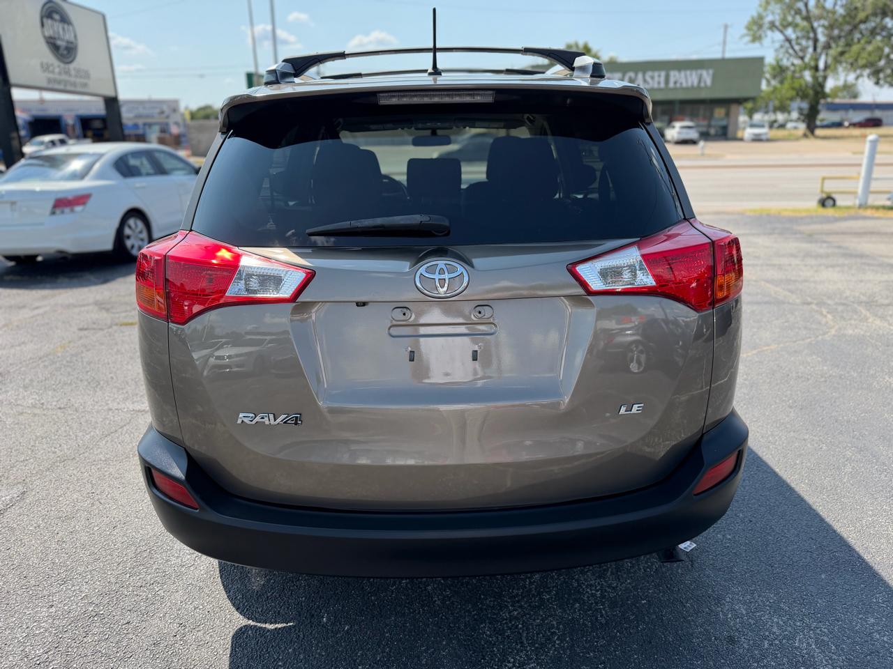 Toyota RAV4 LE FWD 2014