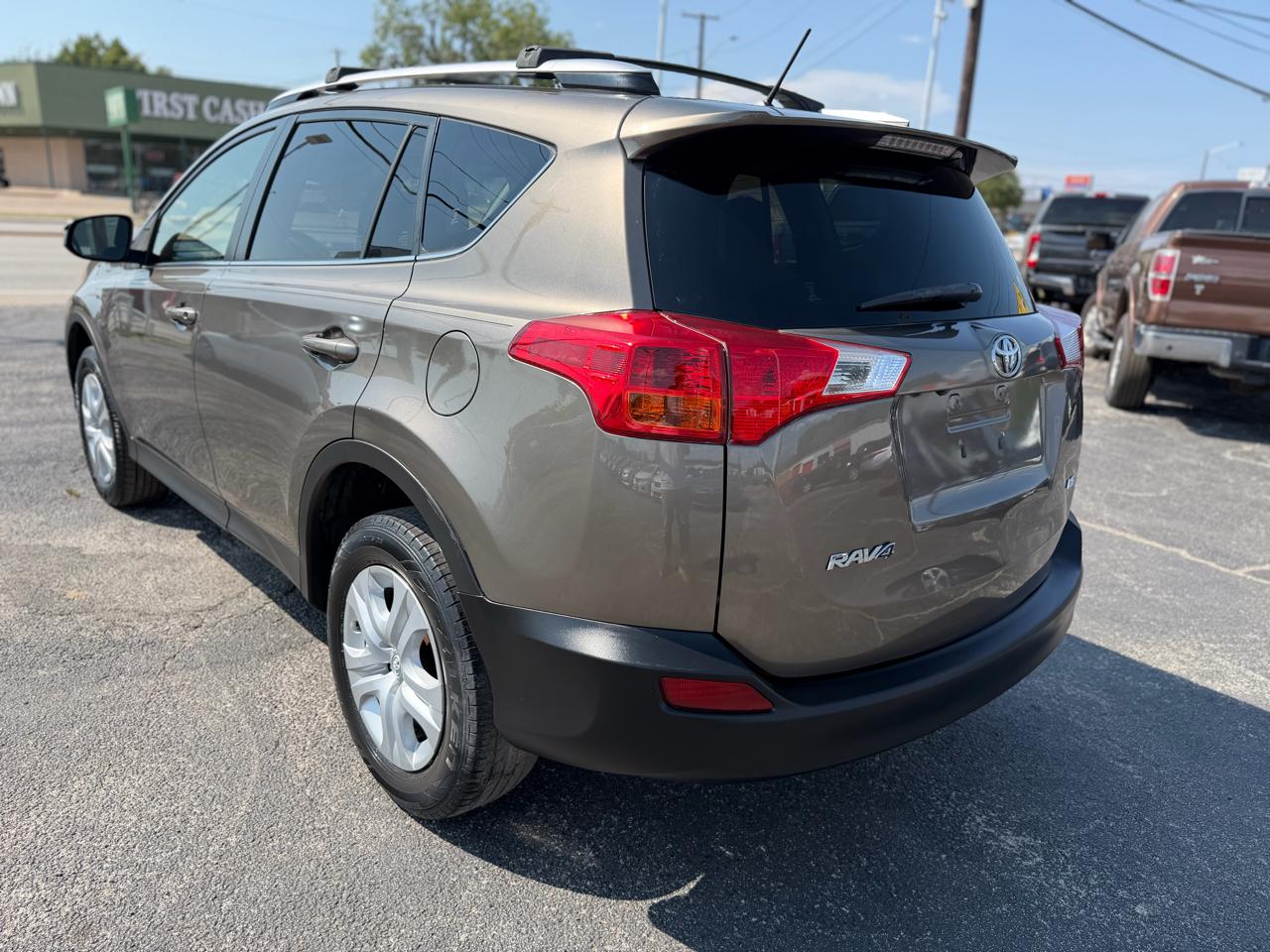 Toyota RAV4 LE FWD 2014