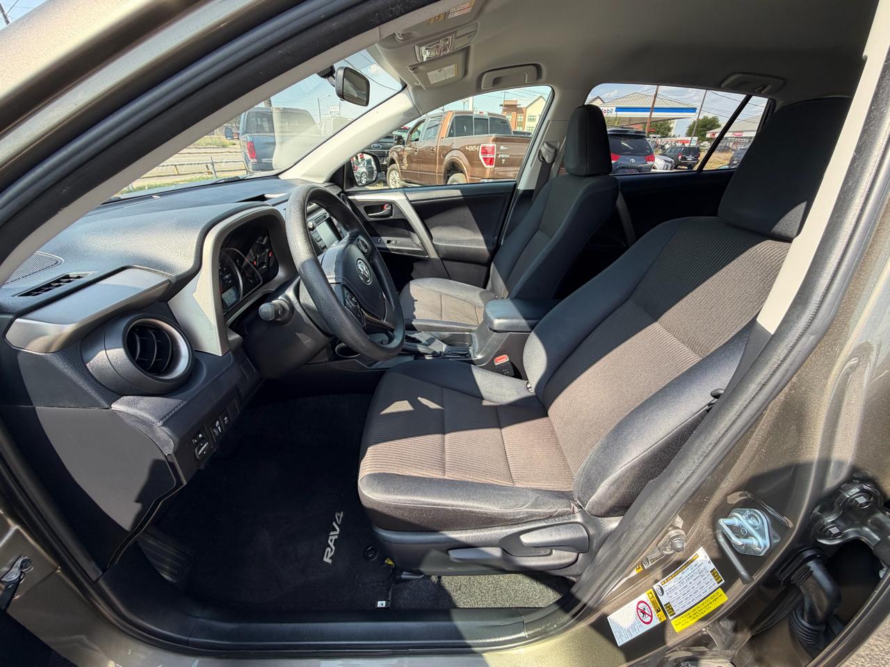 Toyota RAV4 LE FWD 2014