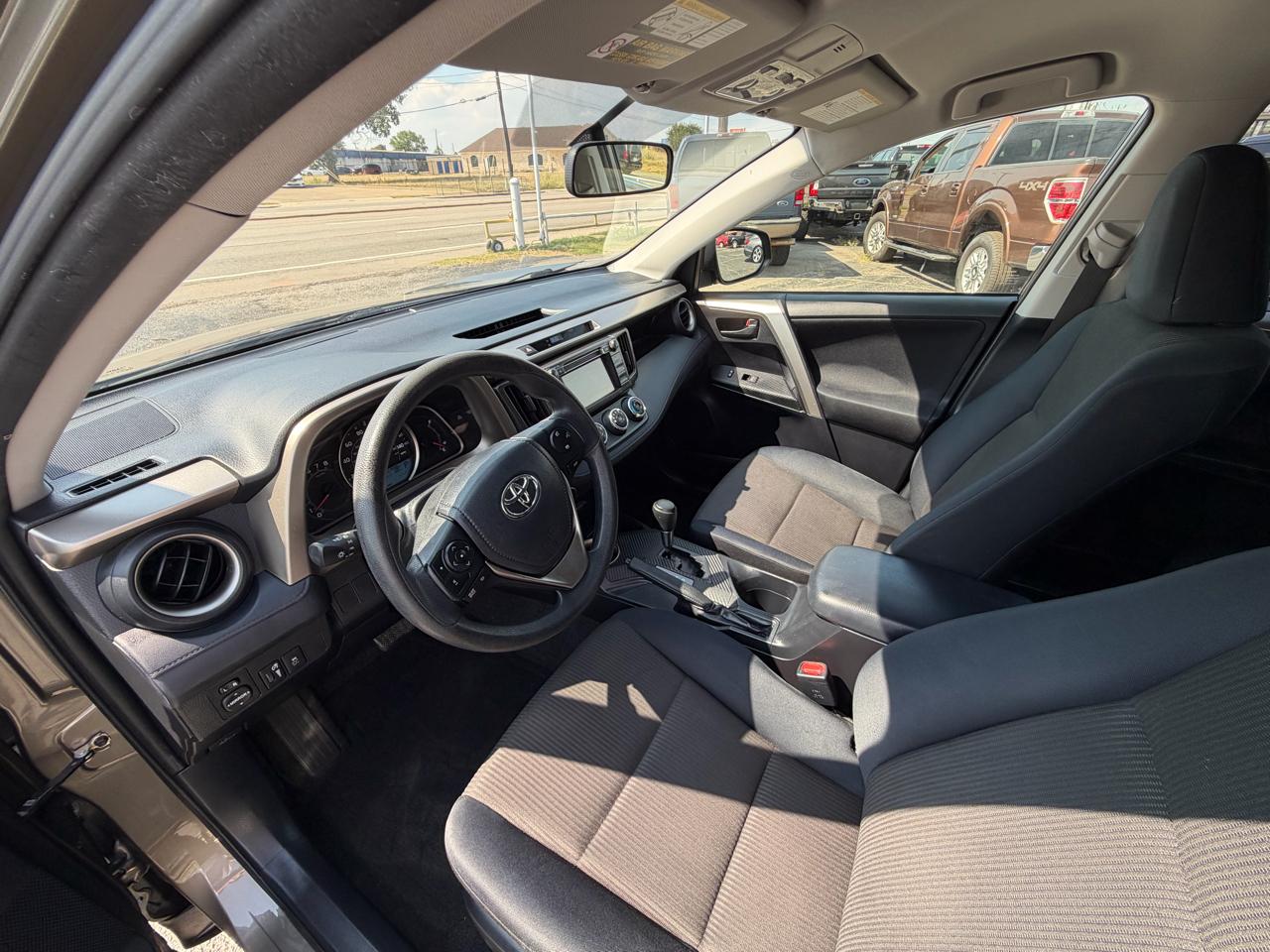 Toyota RAV4 LE FWD 2014