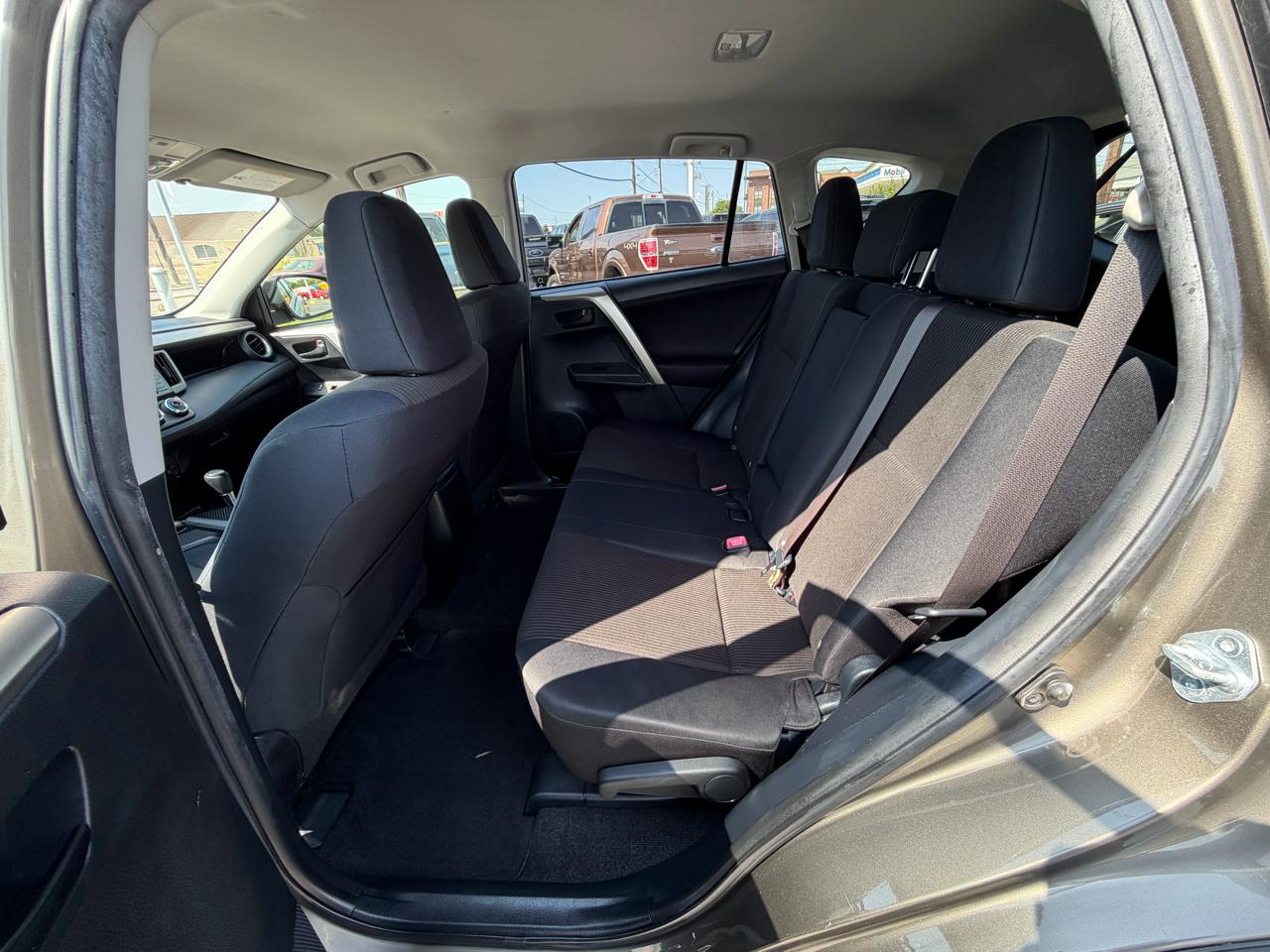 Toyota RAV4 LE FWD 2014