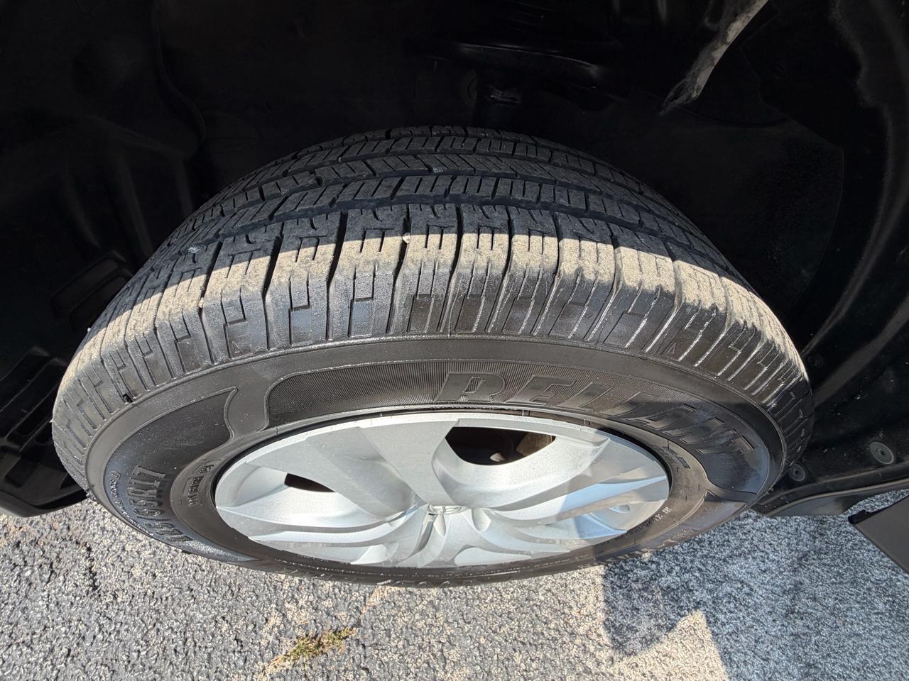 Toyota RAV4 LE FWD 2014