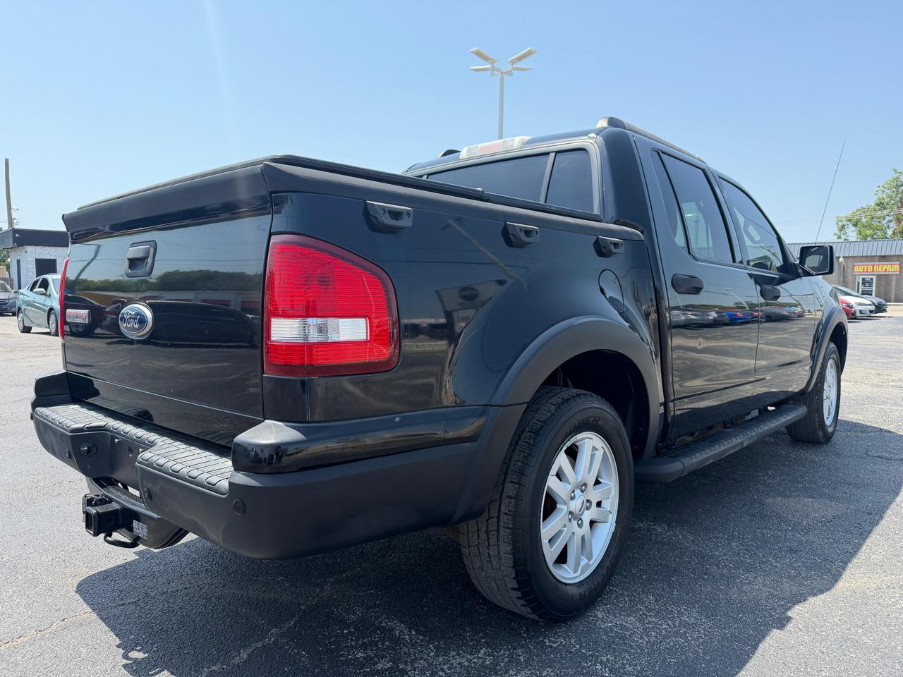 Ford Explorer Sport Trac XLT 4.0L 2WD 2010