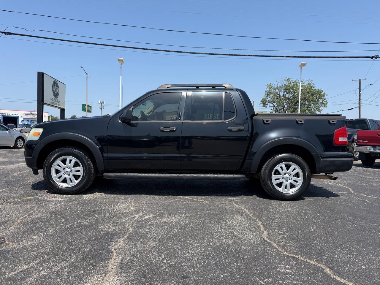 Ford Explorer Sport Trac XLT 4.0L 2WD 2010