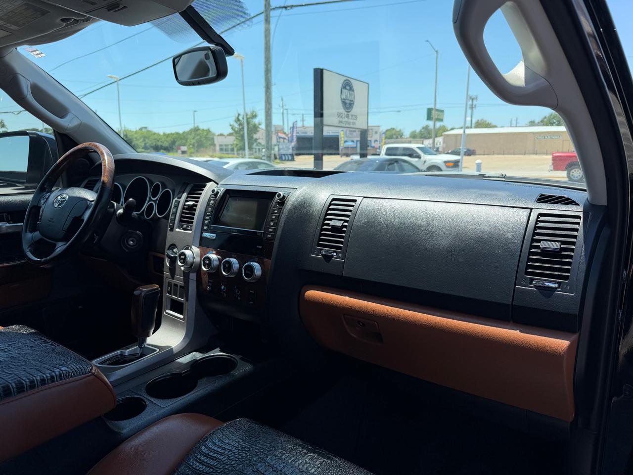 Toyota Tundra Limited 5.7L FFV CrewMax 4WD 2012