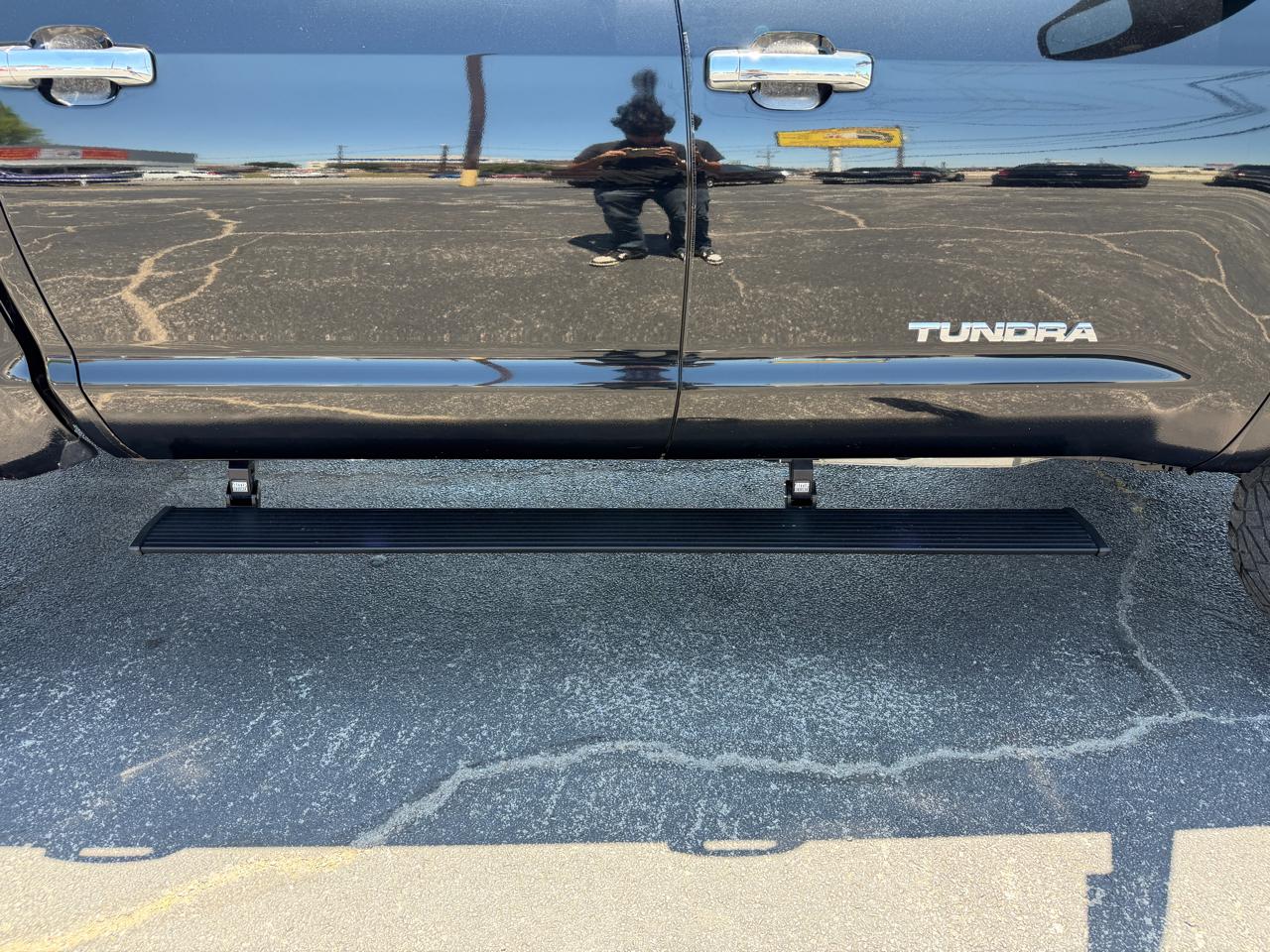 Toyota Tundra Limited 5.7L FFV CrewMax 4WD 2012