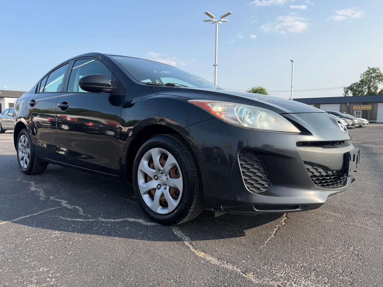 Mazda MAZDA3 i Sport 4-Door 2013