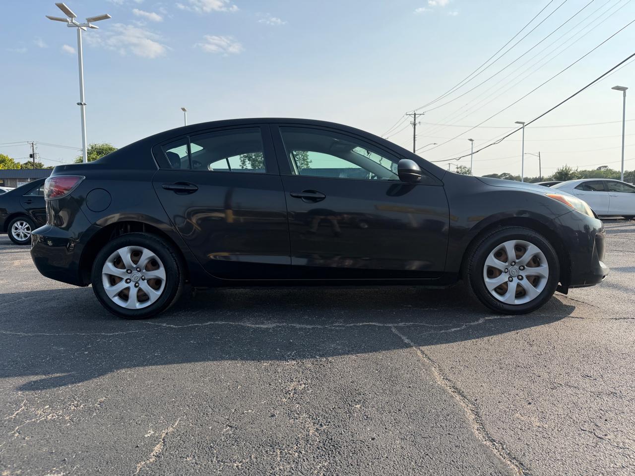 Mazda MAZDA3 i Sport 4-Door 2013