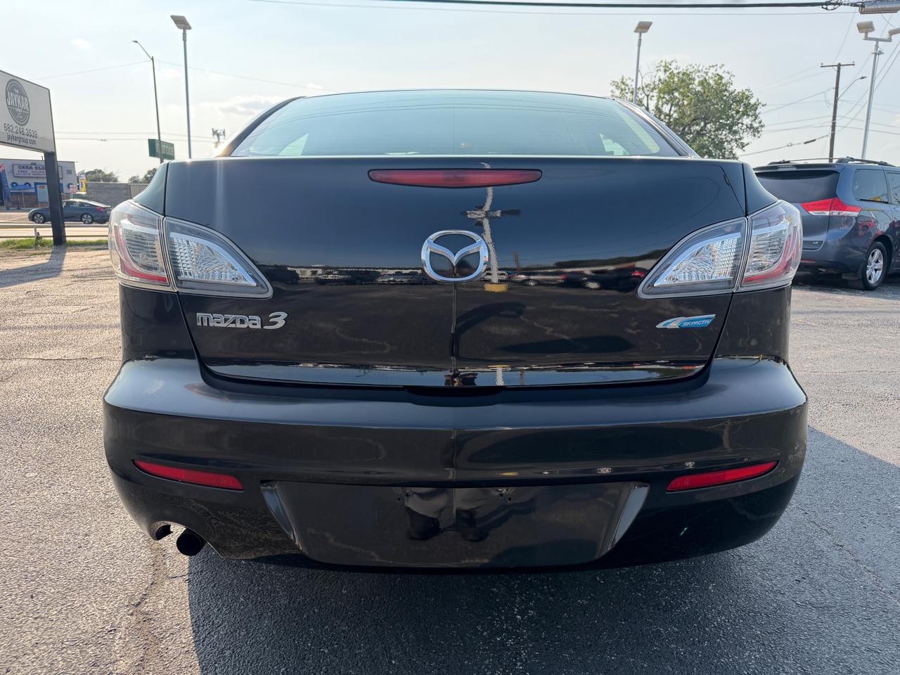 Mazda MAZDA3 i Sport 4-Door 2013