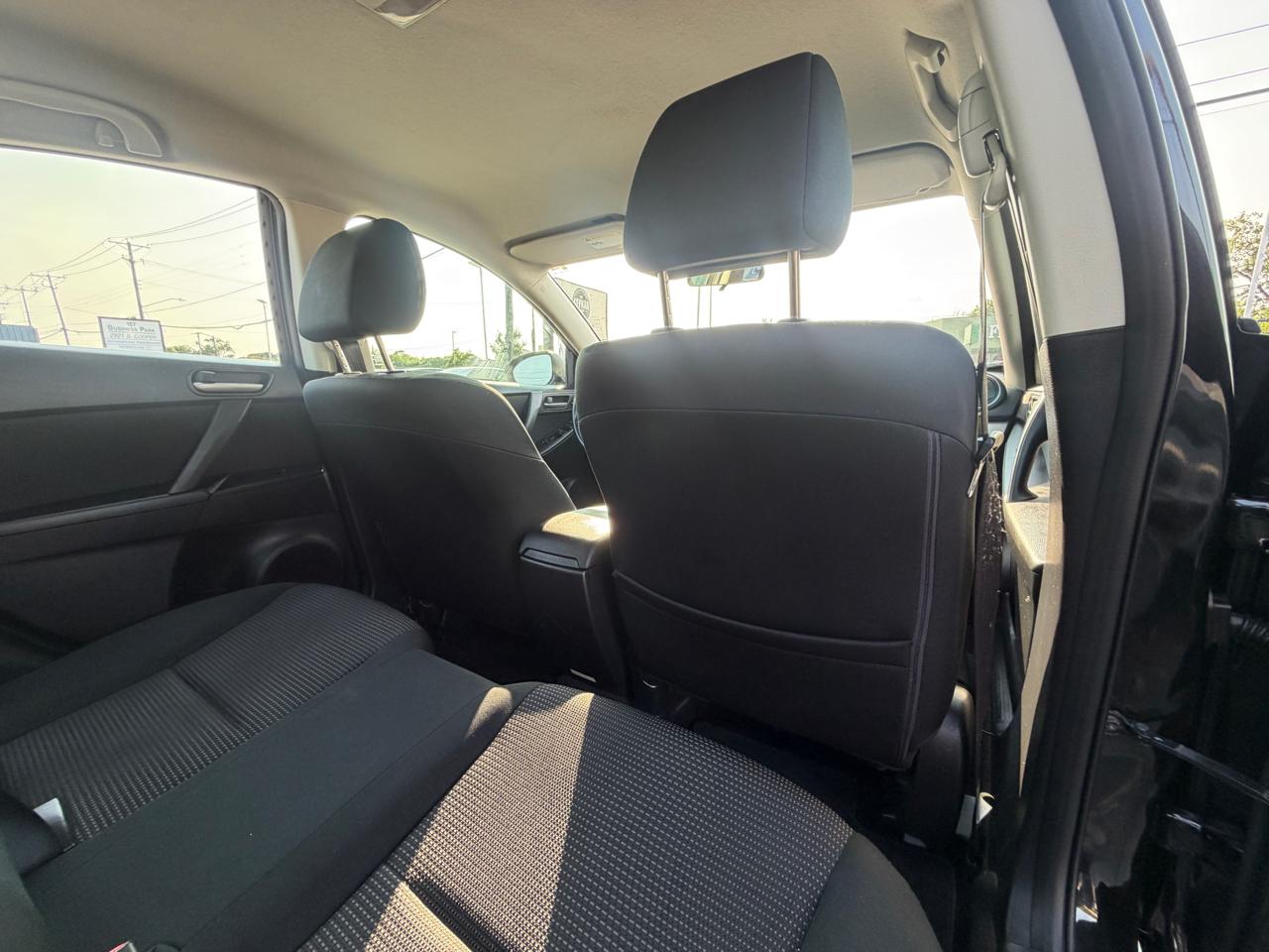Mazda MAZDA3 i Sport 4-Door 2013