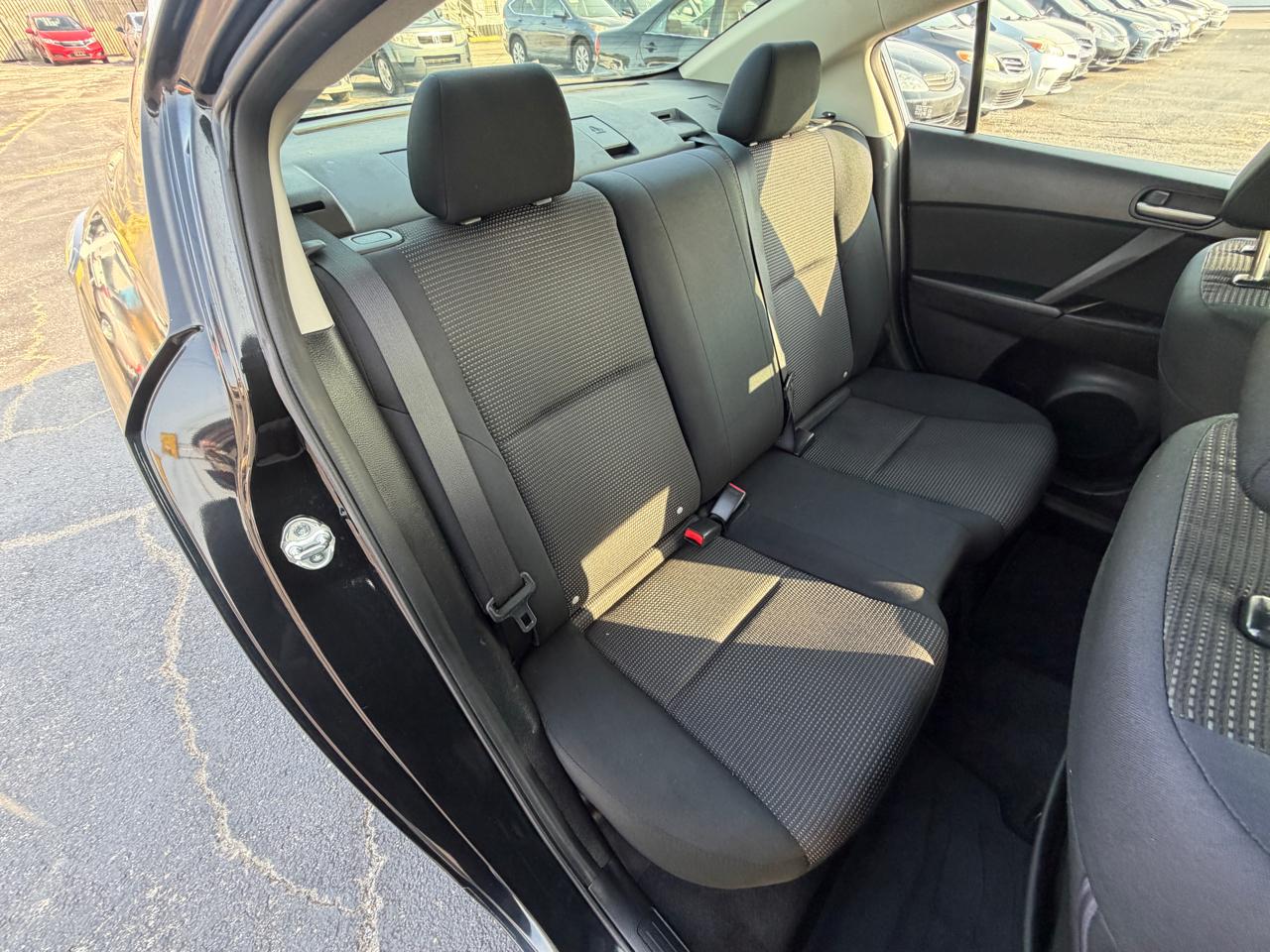 Mazda MAZDA3 i Sport 4-Door 2013