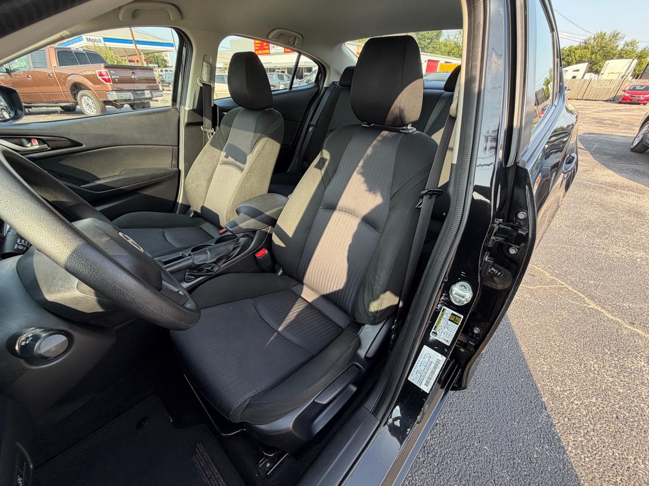 Mazda MAZDA3 i Sport AT 4-Door 2014