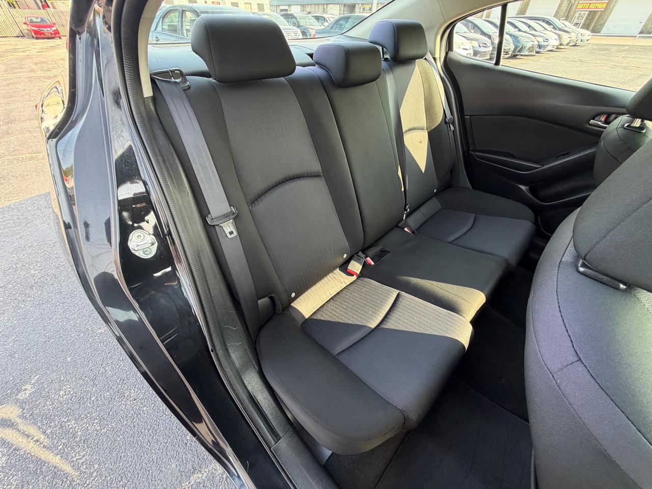 Mazda MAZDA3 i Sport AT 4-Door 2014