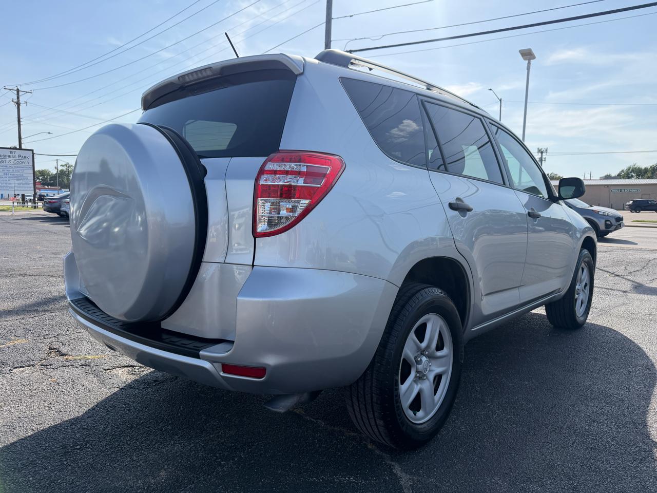 Toyota RAV4 Base I4 2WD 2012