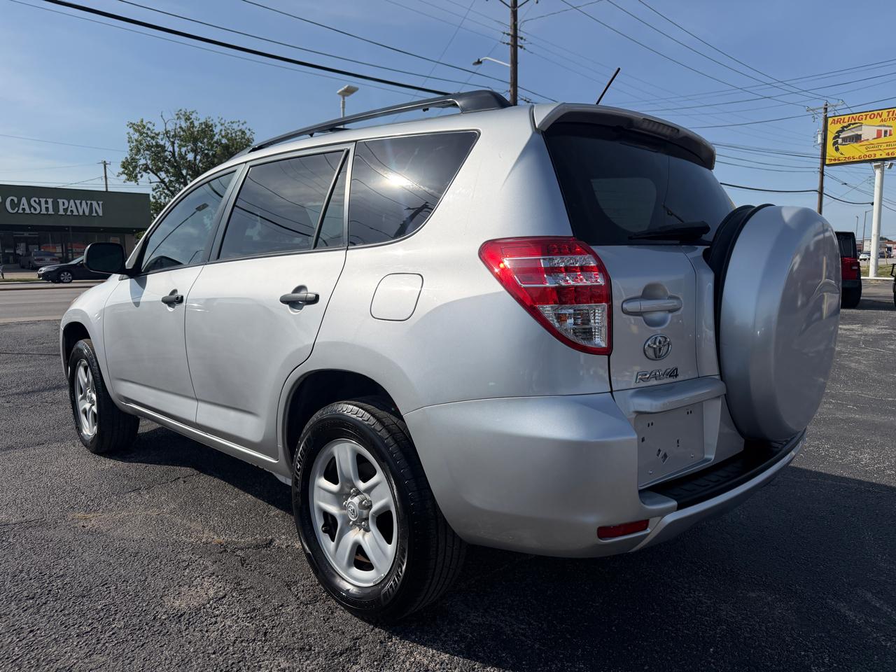 Toyota RAV4 Base I4 2WD 2012