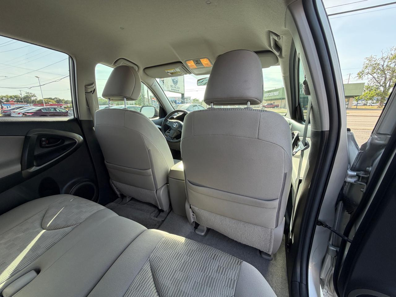 Toyota RAV4 Base I4 2WD 2012