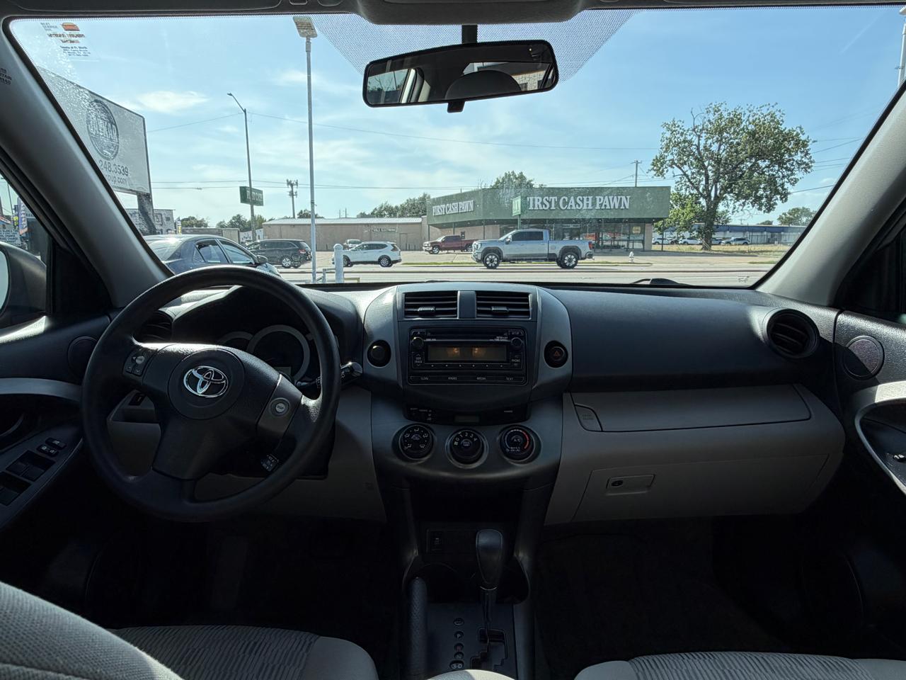 Toyota RAV4 Base I4 2WD 2012