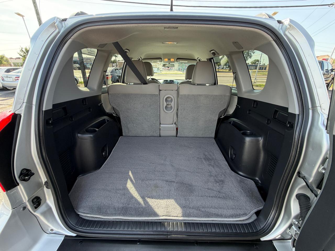 Toyota RAV4 Base I4 2WD 2012