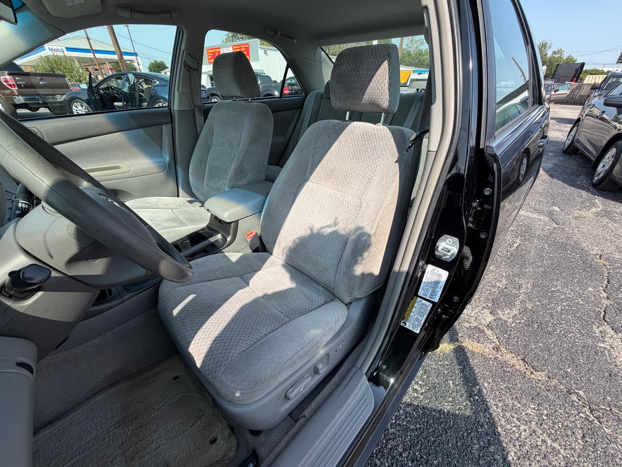 Toyota Camry LE V6 2004