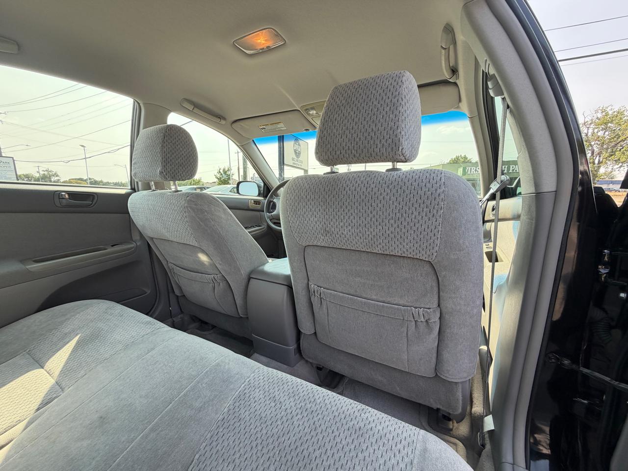 Toyota Camry LE V6 2004