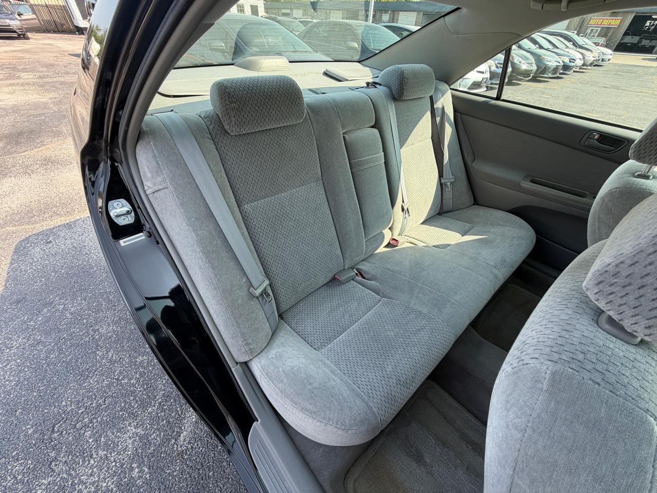Toyota Camry LE V6 2004