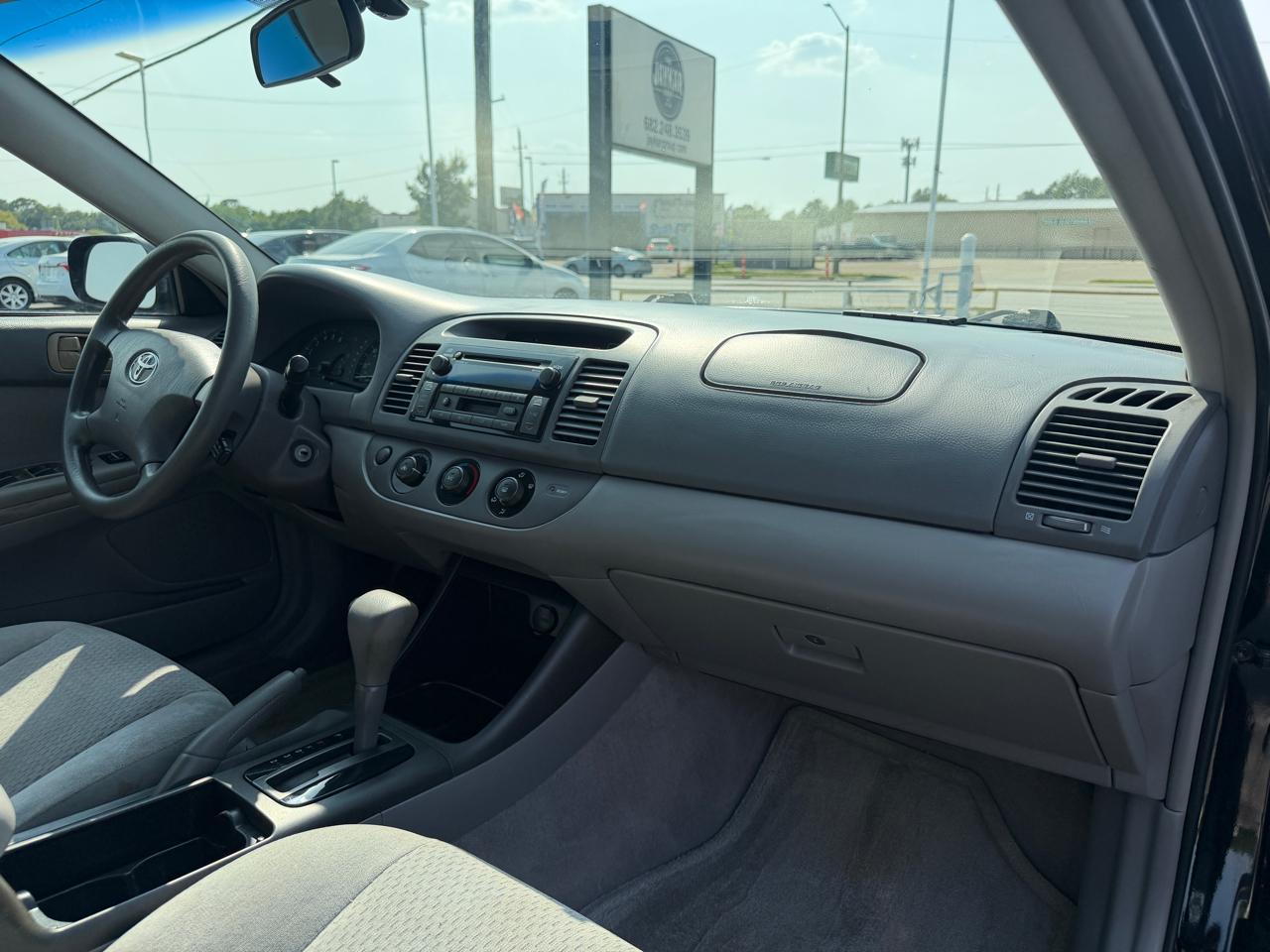 Toyota Camry LE V6 2004