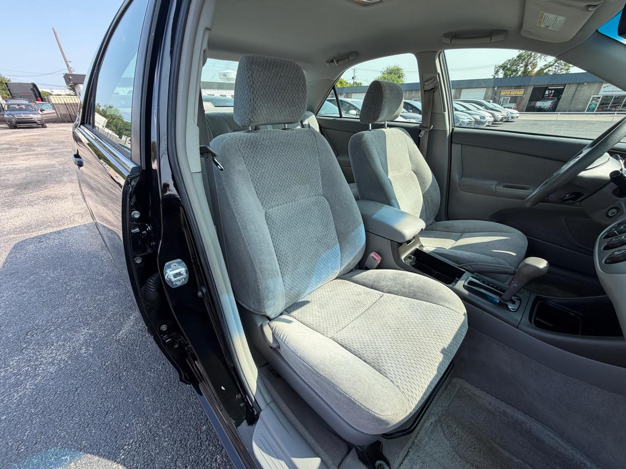 Toyota Camry LE V6 2004